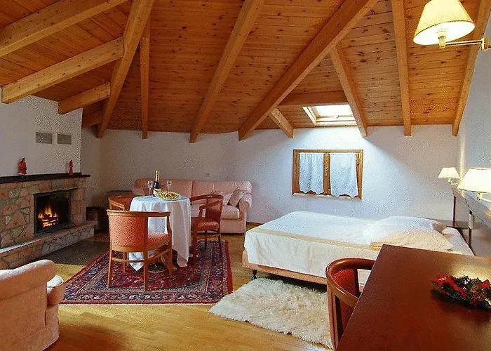 King Iniohos Hotel 4*